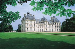 Une vue de l'extérieur du château de Cheverny 