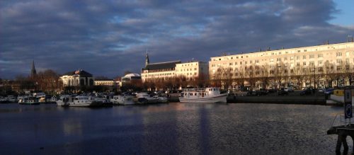 Port de Nantes avec bateaux